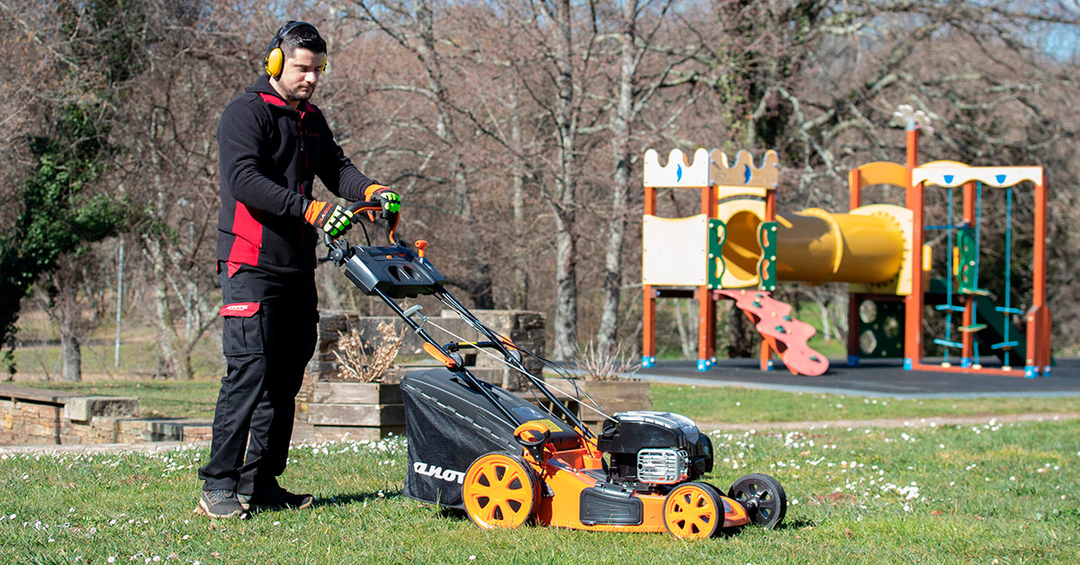 Cómo cuidar el césped en primavera